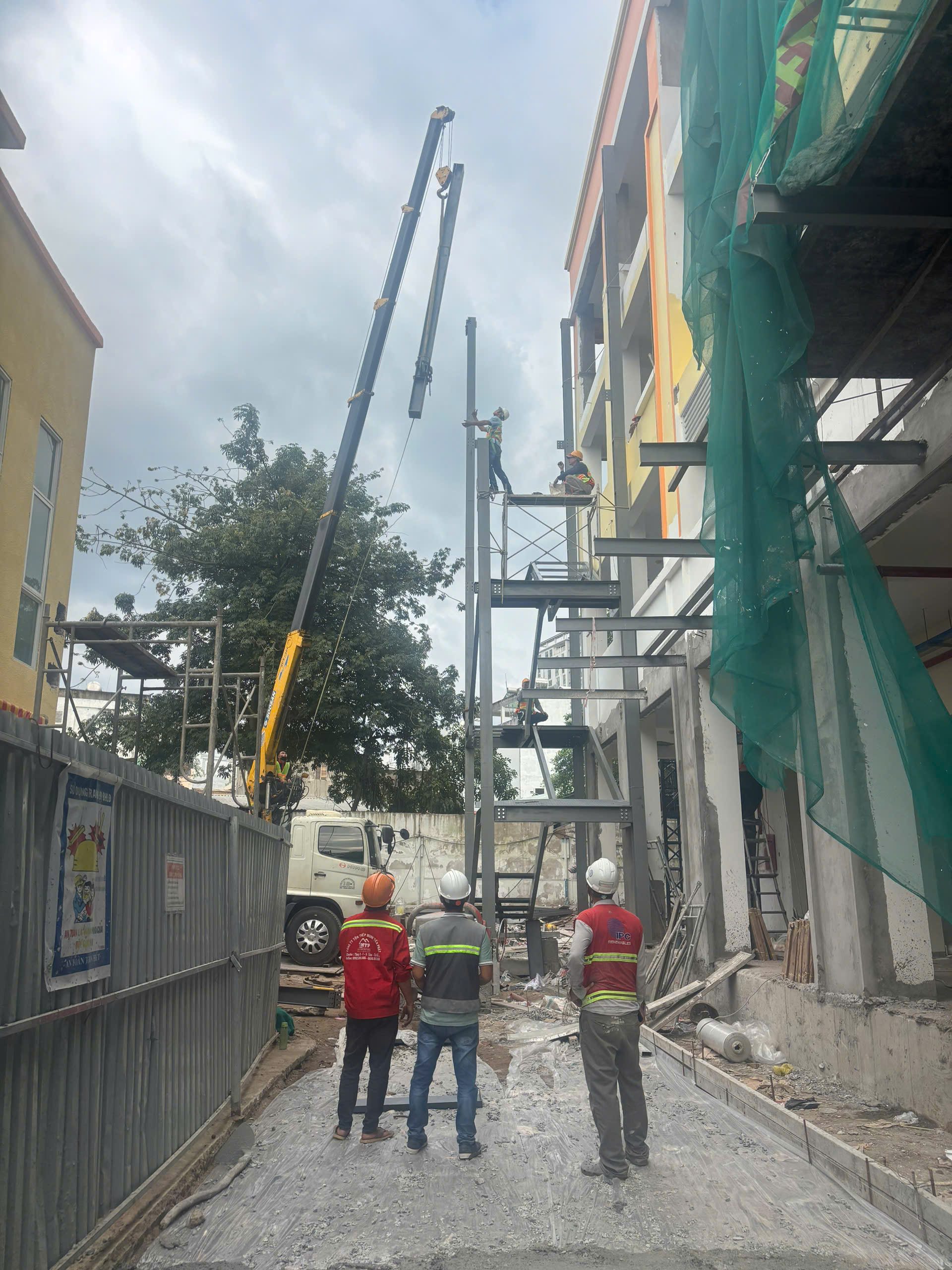 Trường THCS Cù Chính Lan
